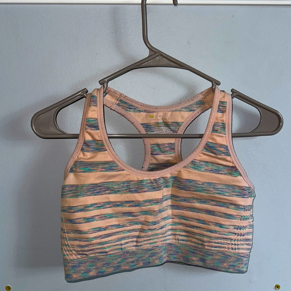 Girls sports bra with light support. Size large and in great condition.